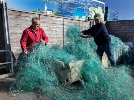French fishing nets find new purpose on Ukraine's front lines